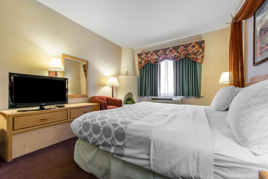 Quality Inn & Suites West Pueblo Habitación foto
