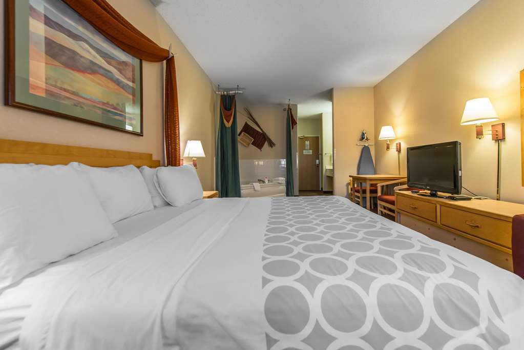 Quality Inn & Suites West Pueblo Habitación foto